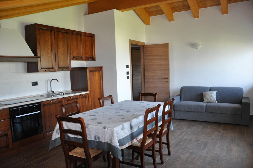 Le Foyer De La Ferme Apartment อาออสตา ห้อง รูปภาพ