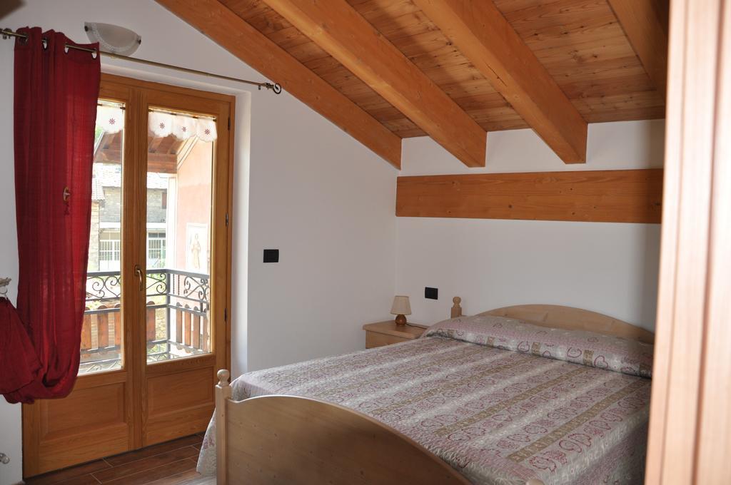 Le Foyer De La Ferme Apartment อาออสตา ห้อง รูปภาพ