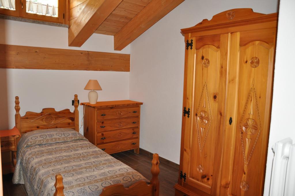 Le Foyer De La Ferme Apartment อาออสตา ห้อง รูปภาพ